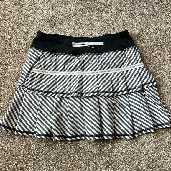 Lululemon Pace Setter Skort - Picture 3 of 4